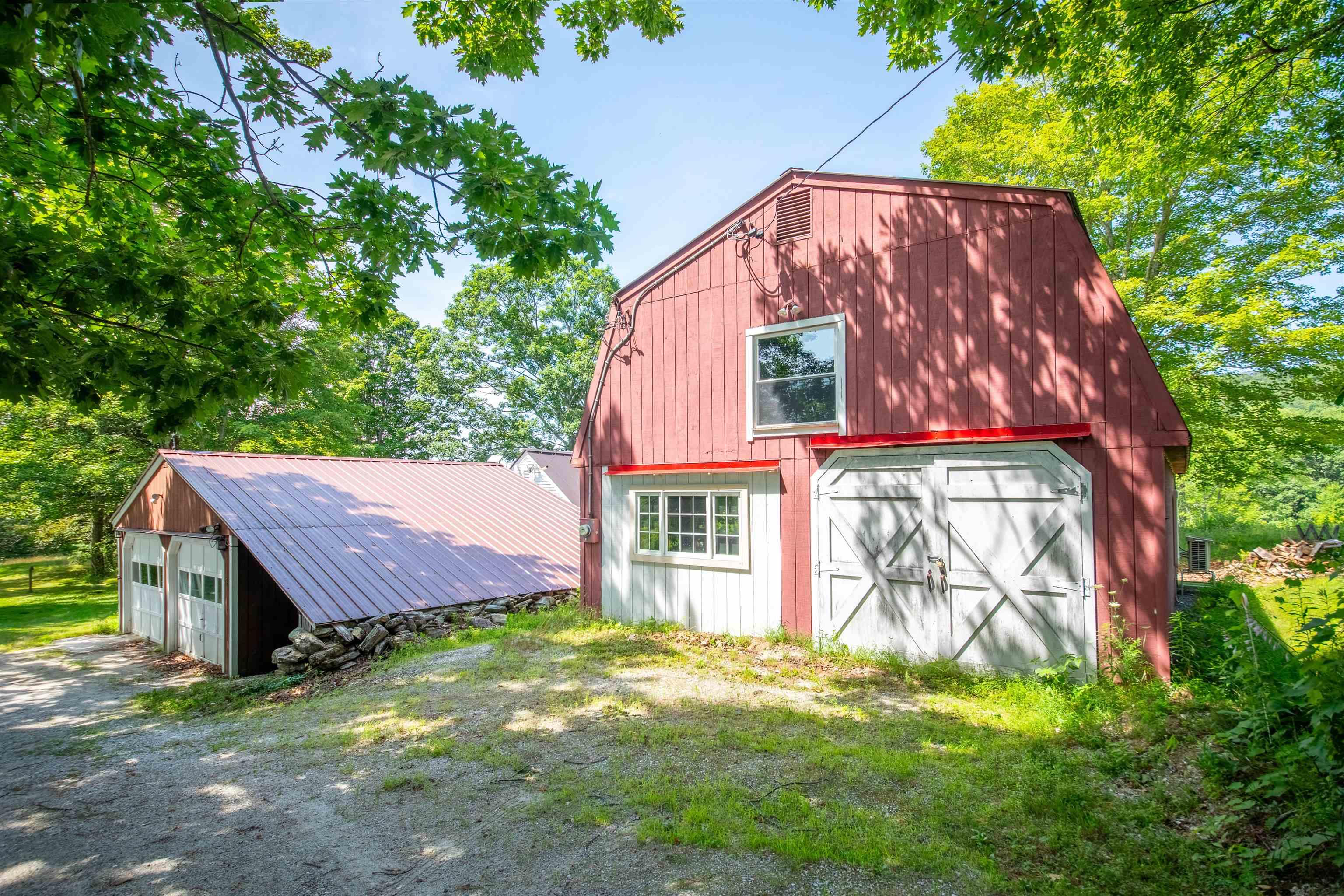 Image 3: 2 Car Garage Image 3: 2 Car Garage