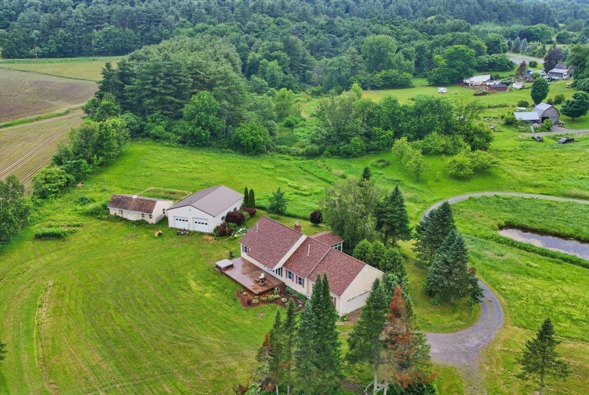 Image 2: 10+ Serene Vermont Acres