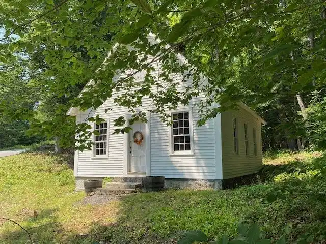 Image 1: Schoolhouse No 13