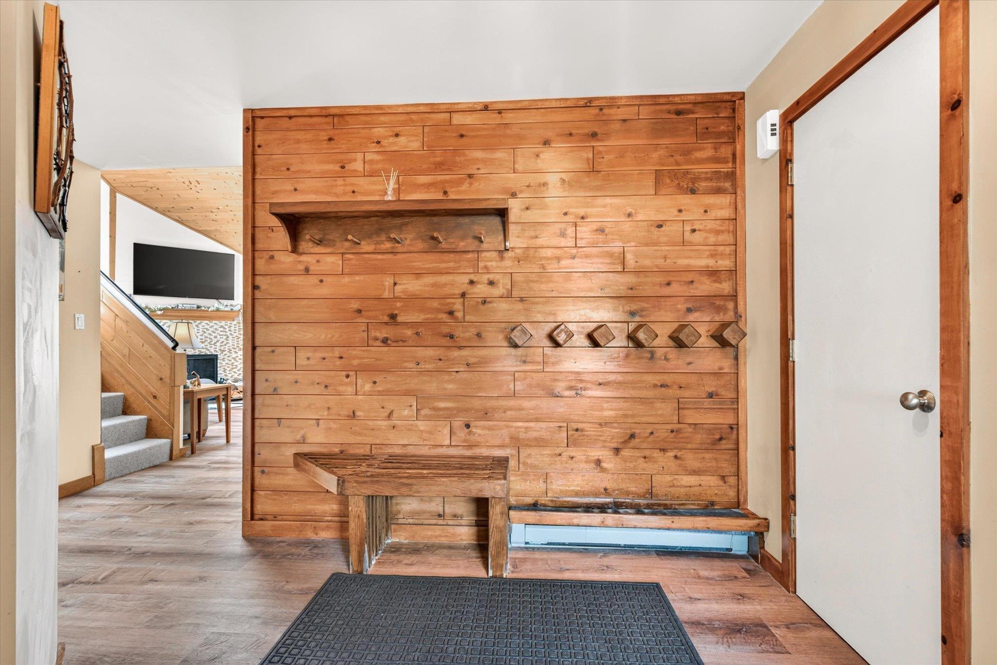 Image 3: Great mudroom entryway Image 3: Great mudroom entryway