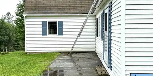 17 Maple Hill Farm Road