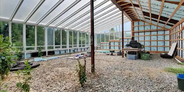 Image 3: Green House with Geothermal Heat
