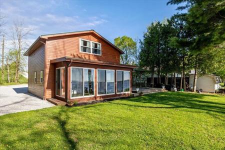 39 Bourdeau Lane North