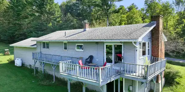 Image 4: Big deck energy