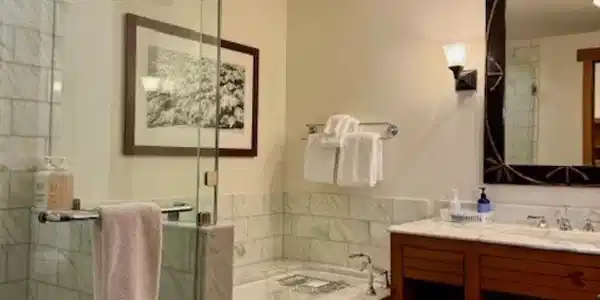 Image 2: Bathroom