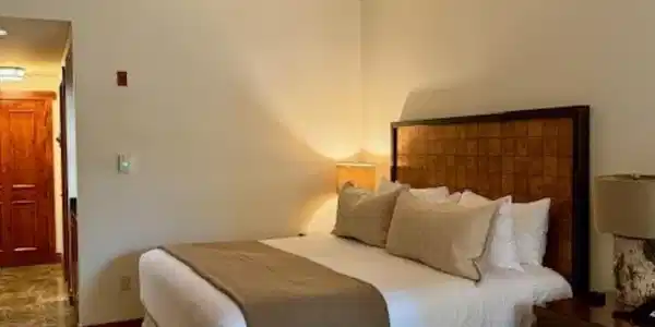 Image 3: King Bed