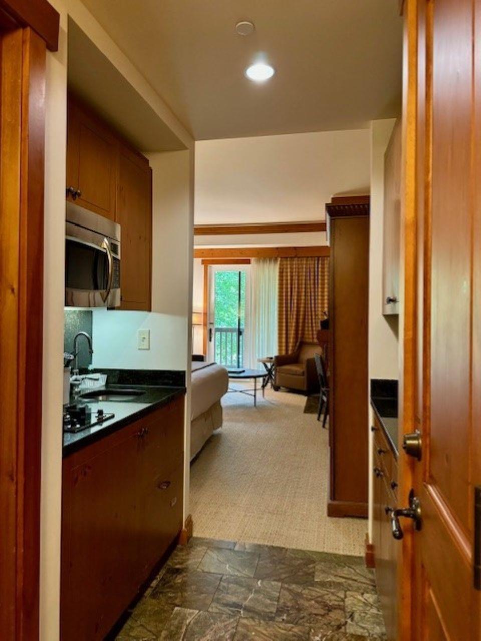 Image 4: Entry Image 4: Entry