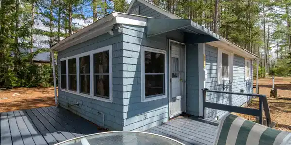 1143 Lakeshore Drive