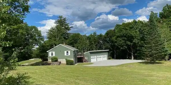 Image 3: Private Back yard