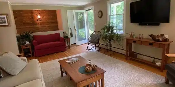 Image 4: Living room very comfortable