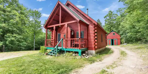 135 Upper Pratt Pond Road