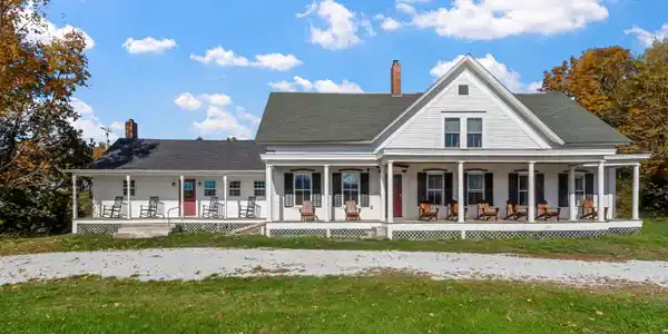 2758 Main Street