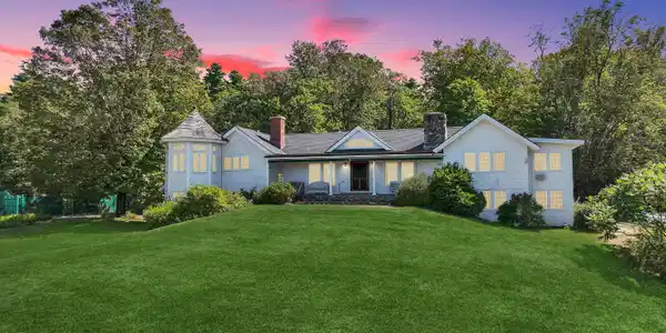 477 E Mountain Road