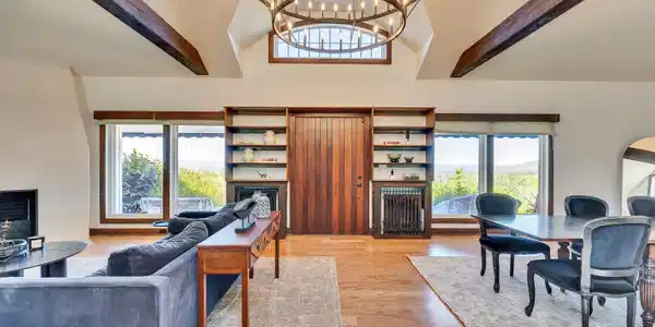 Image 3: Dramatic Interior Design Image 3: Dramatic Interior Design