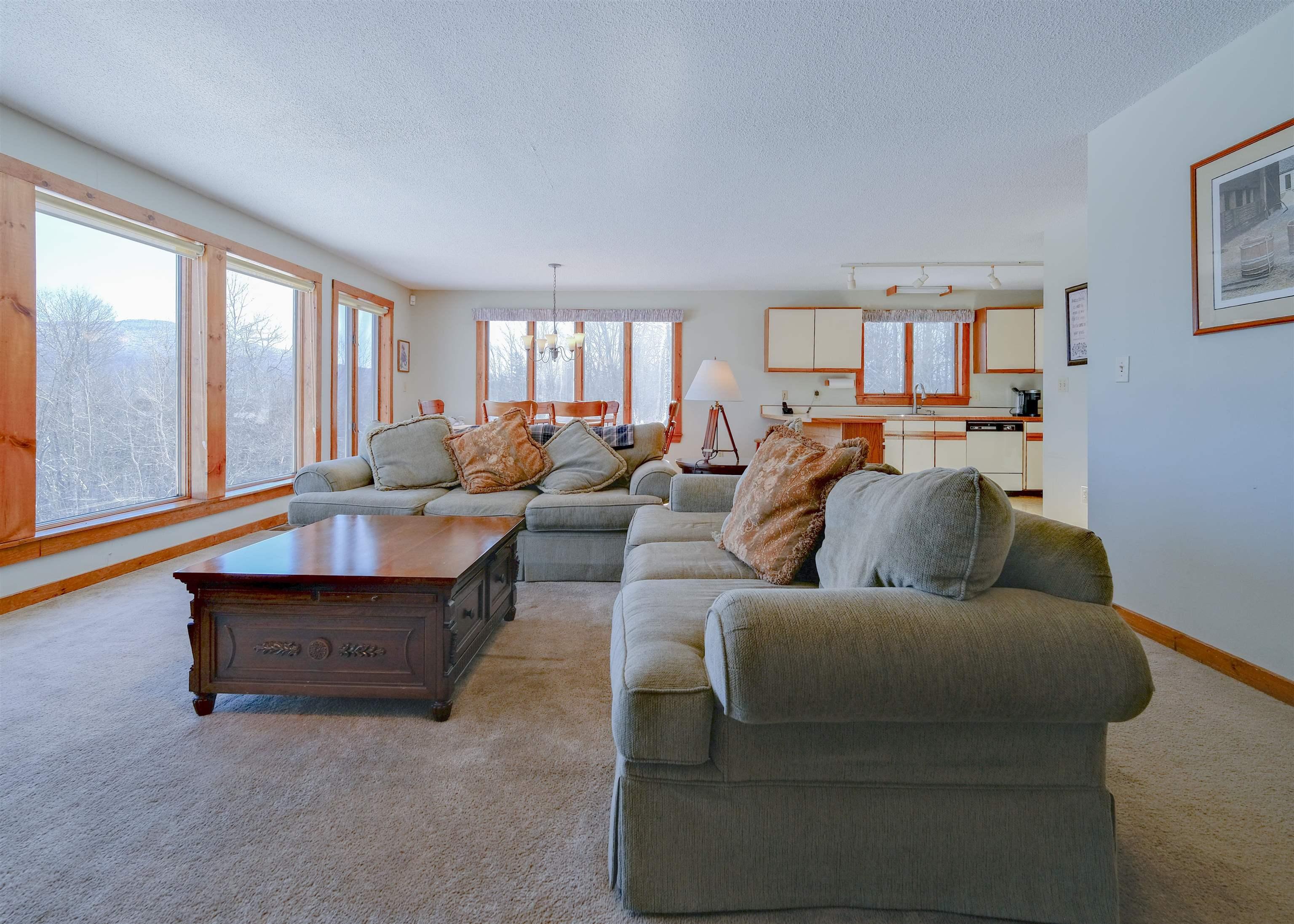Image 4: Living room Image 4: Living room