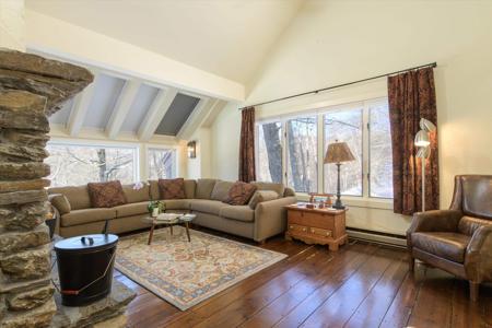 879 East Ash Road