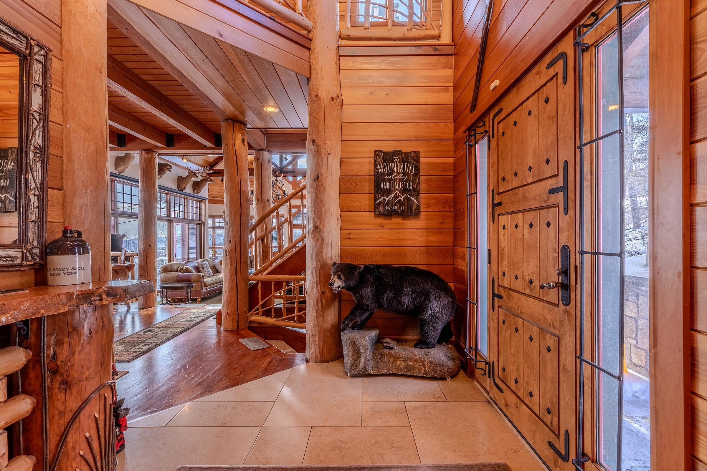 Image 3: Entry - Welcome