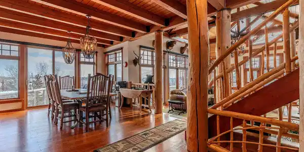 Image 4: Views from the moment you step inside