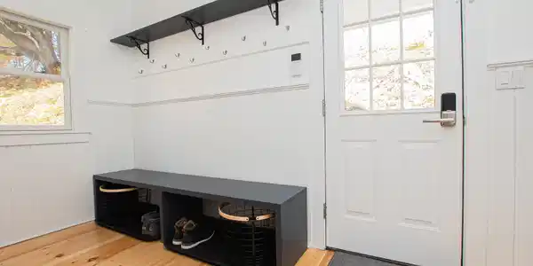 Image 4: Mudroom entry...