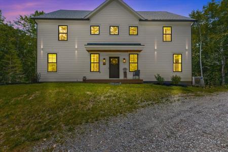 77 Two Ponds Road