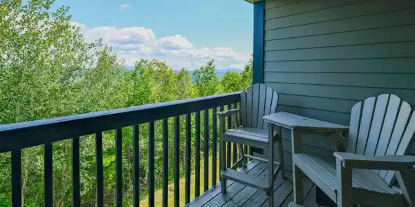 Image 3: Balcony