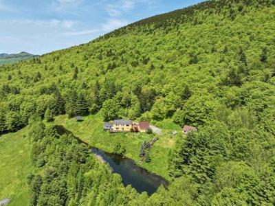 1074 N Hollow Road