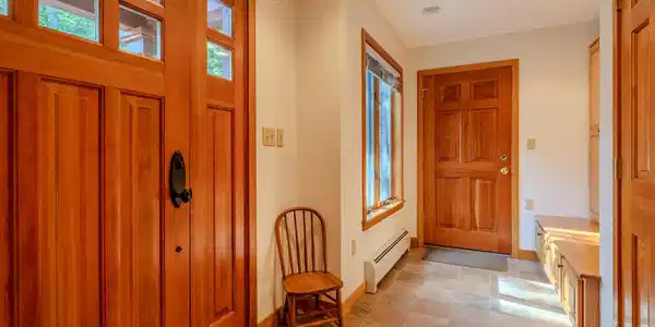 Image 2: Entry