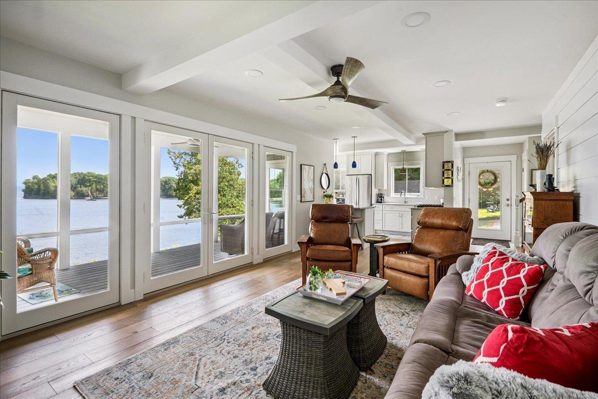 Image 2: Living Room