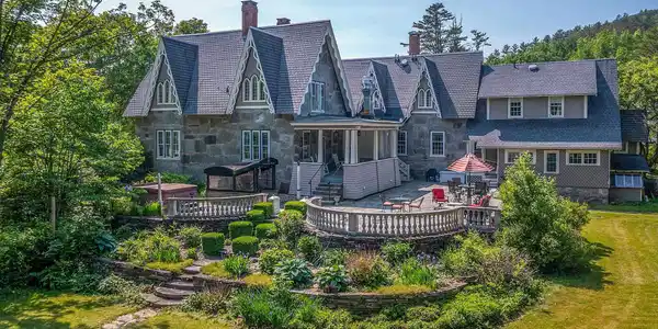 Image 2: Incredible patio area