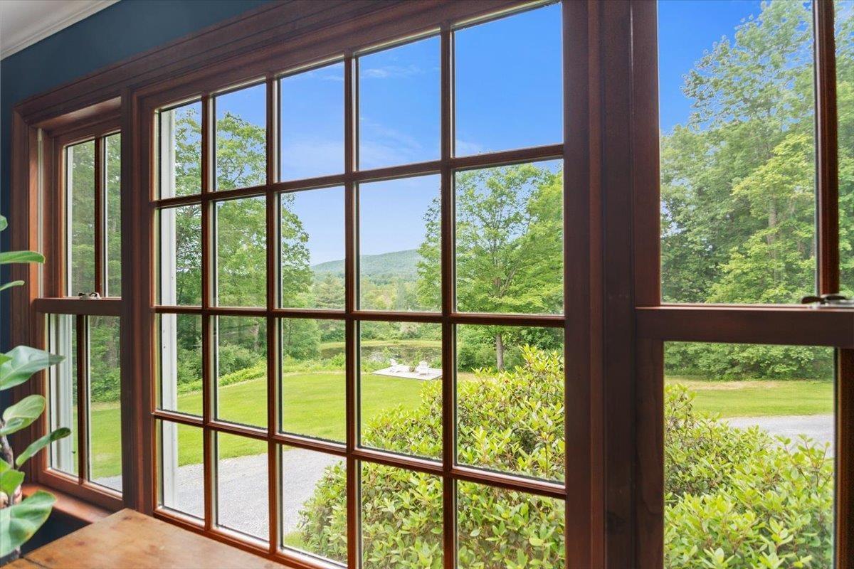 Image 4: View from the living room...