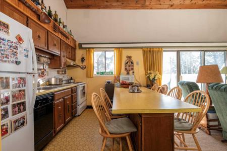 10 Rimrock Road