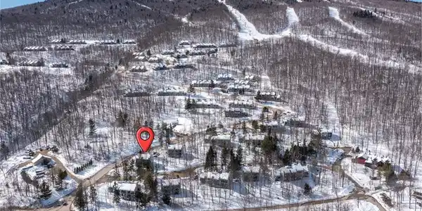 Image 2: Not far from pool or Sachem ski trail