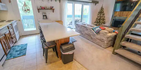 Image 3: Granite counters w/ Coffee station