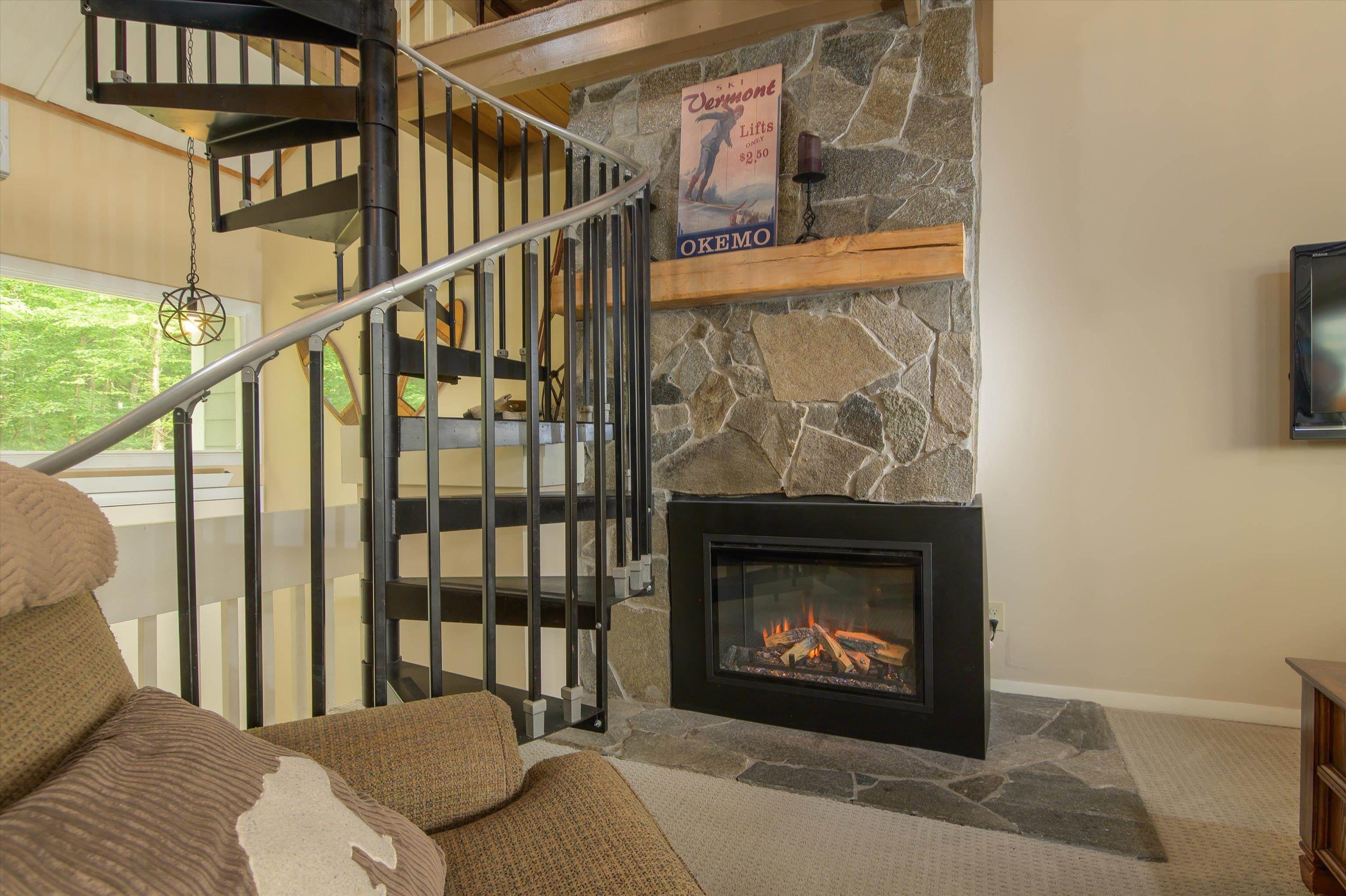 Image 4: Wide Stairs to the Sleeping Loft Image 4: Wide Stairs to the Sleeping Loft