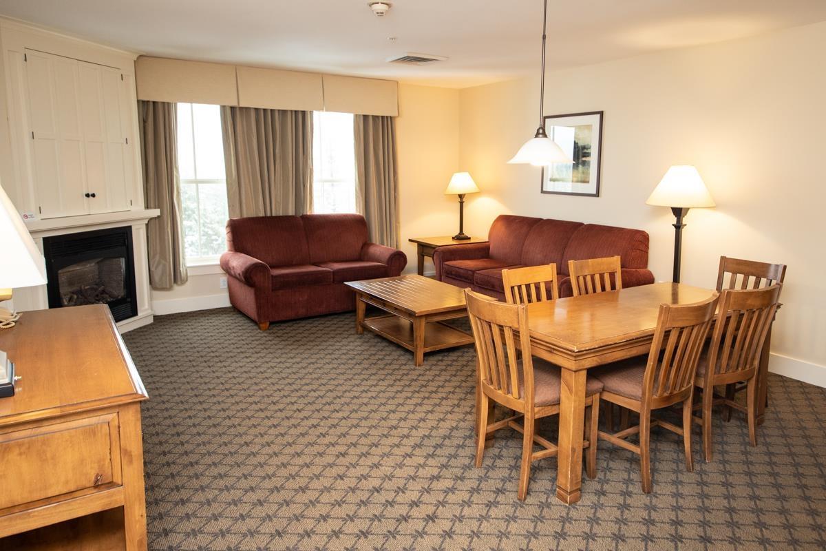 Image 2: Spacious Living/Dining area Image 2: Spacious Living/Dining area