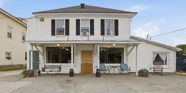 2743 Dartmouth College Highway