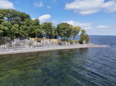 124 East Shore North