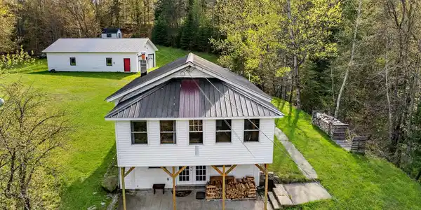 127 Hollow Road