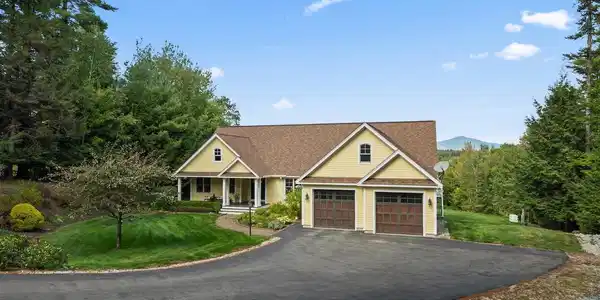 87 Moat View Drive