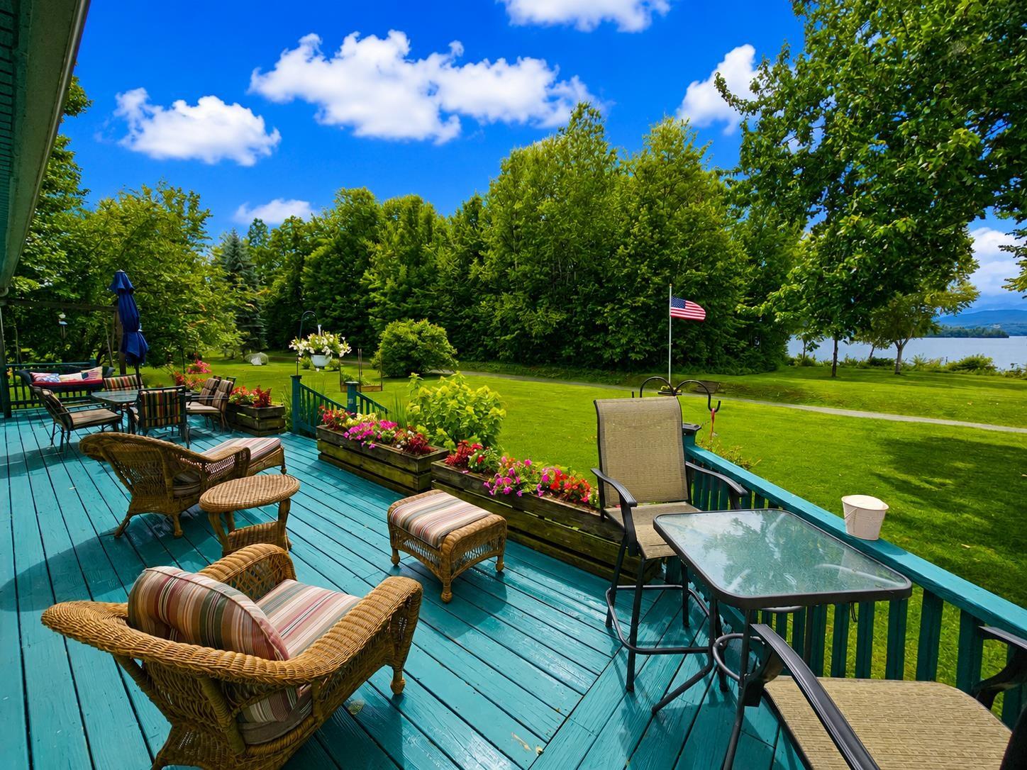 Image 3: Large Deck Image 3: Large Deck