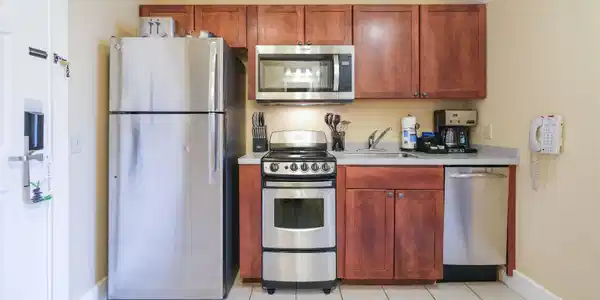 Image 4: Kitchen