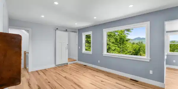 Image 4: Living Room with Gas Fireplace