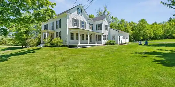 609 Common Road