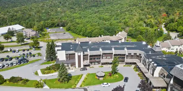 Image 2: BV base lodge summer