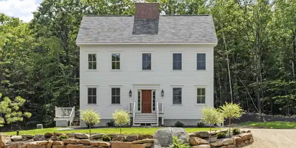 405 Mountain Road
