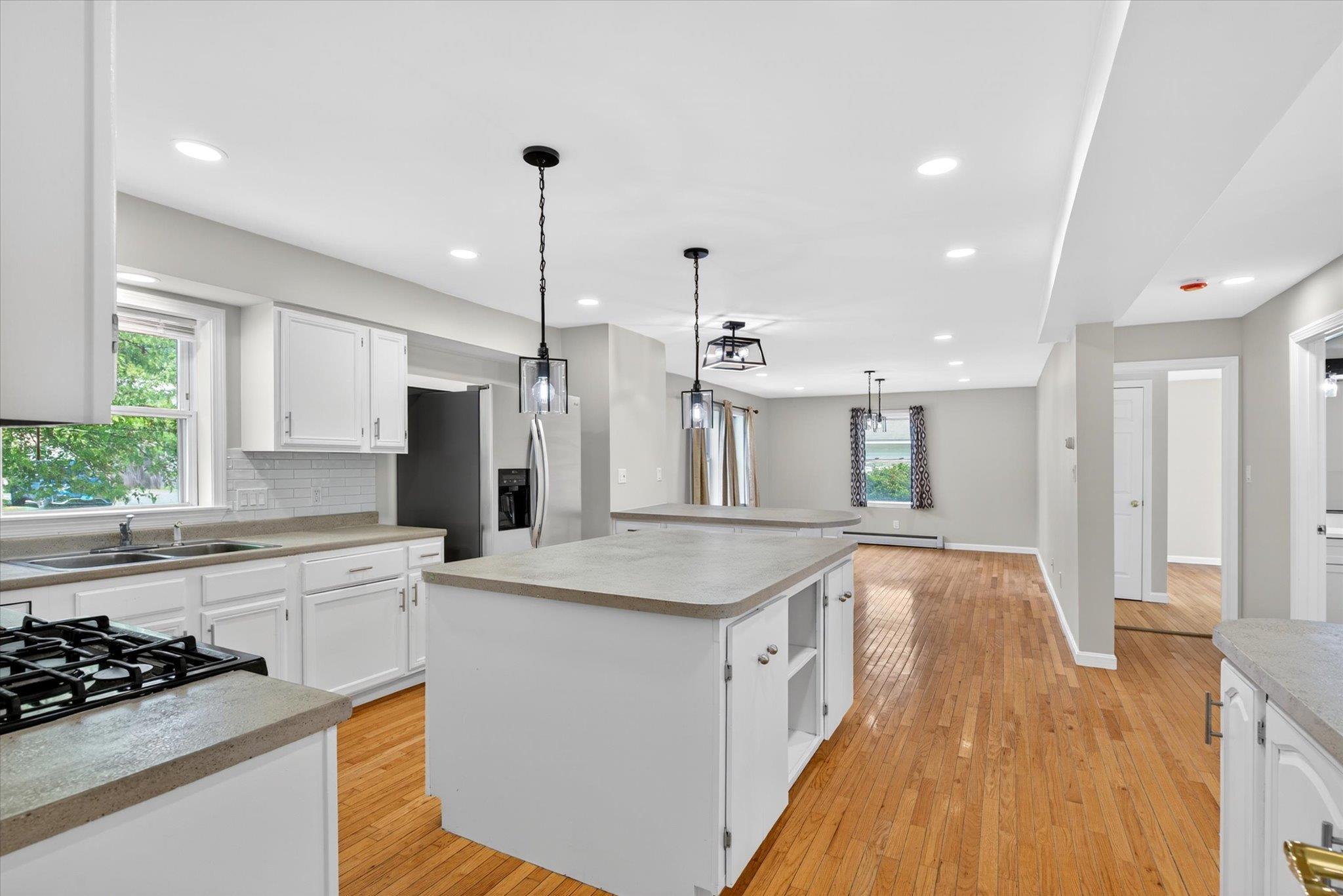 Image 2: Kitchen Image 2: Kitchen