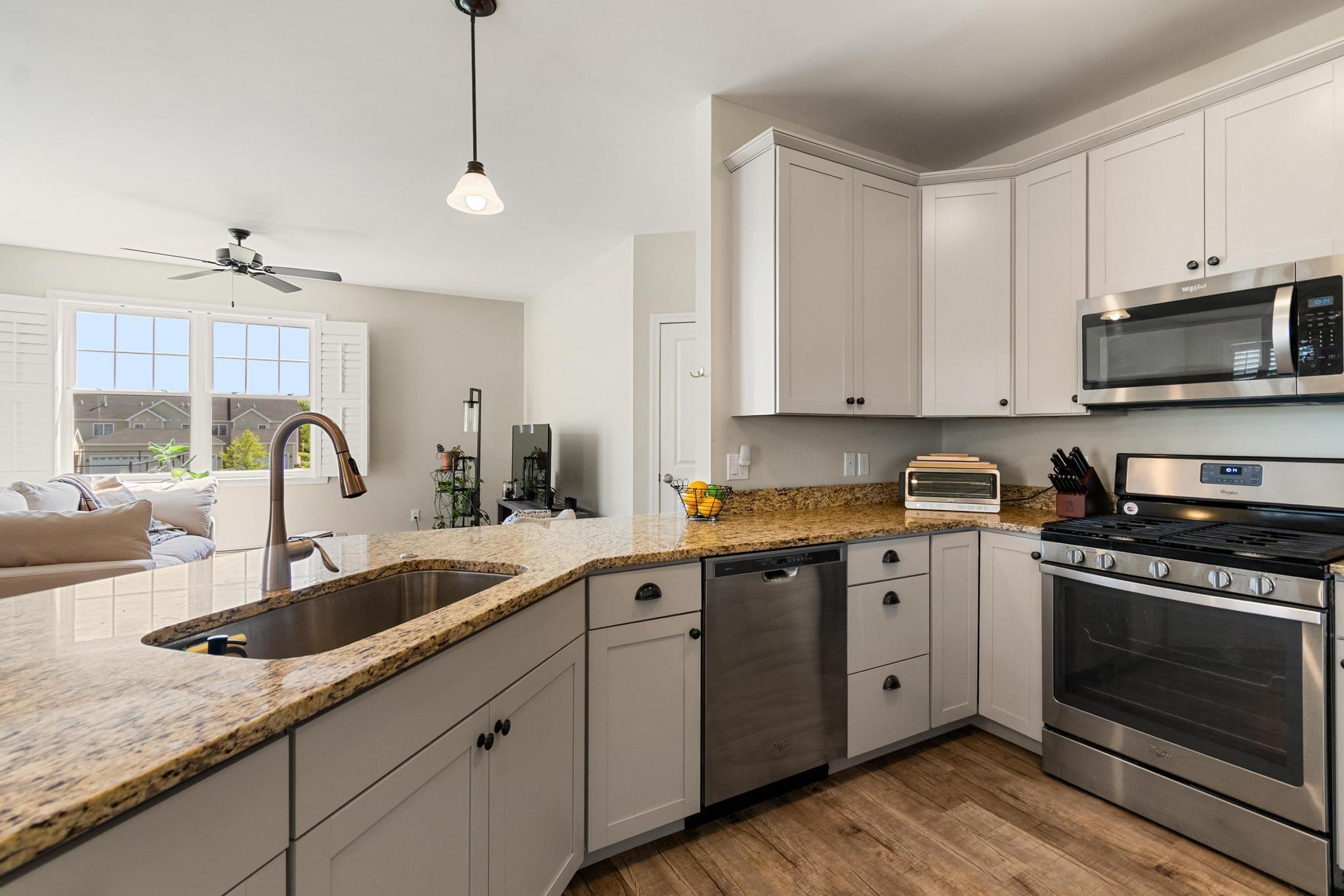 Image 2: Kitchen