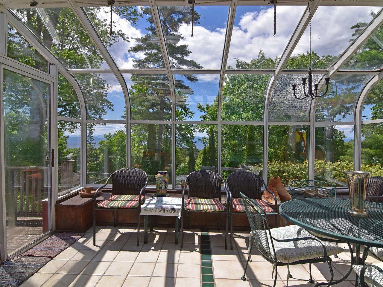 Image 3: West-facing solarium