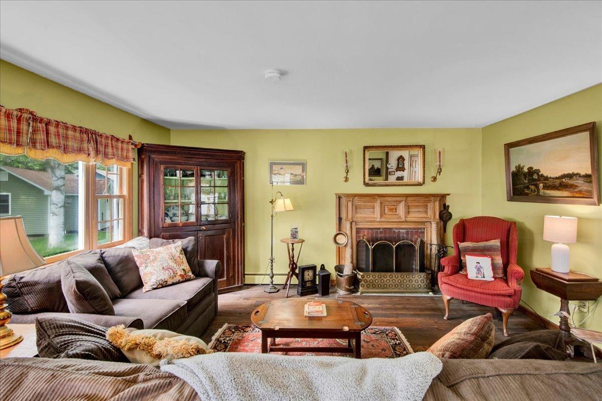 Image 3: Living Room Image 3: Living Room