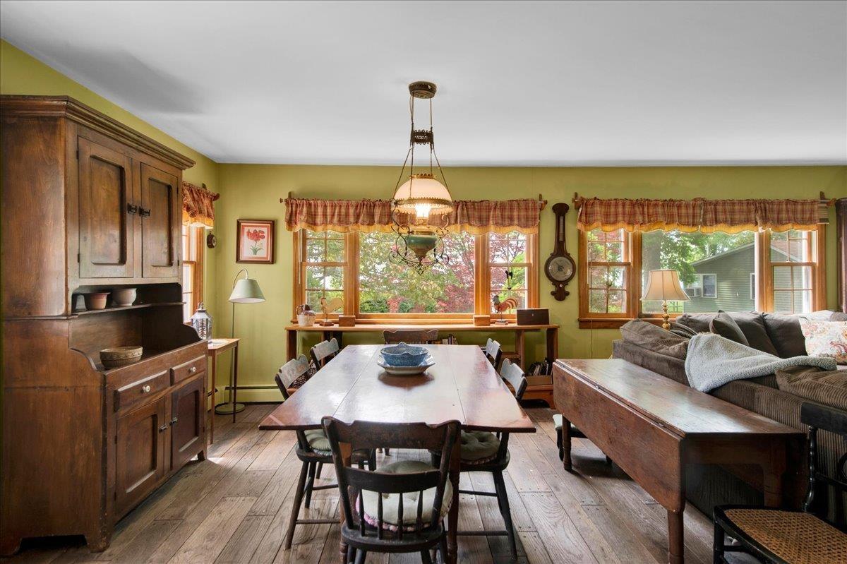 Image 4: Dining Area Image 4: Dining Area